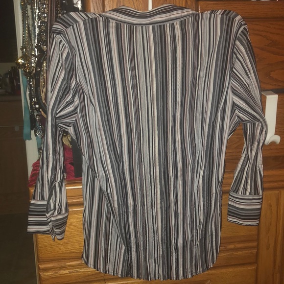 Button up blouse - Picture 2 of 2